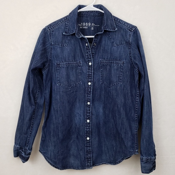 GAP Other - Chambray Button Down Top
